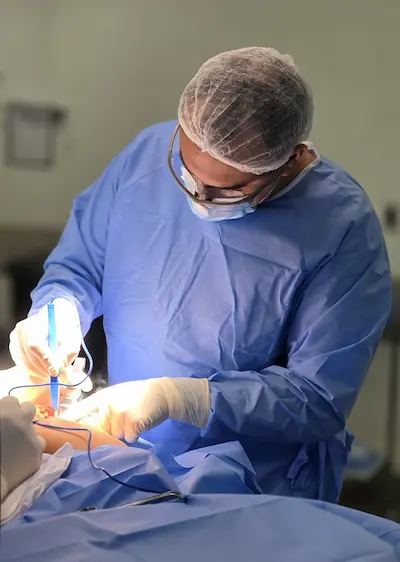 Dr. Tiago Bernardes - Ortopedista Especialista em Quadril